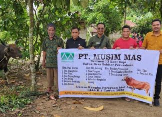 PT MM Salurkan 13 Ekor Hewan Kurban Sekitar Operasional Perusahaan