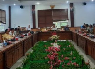 Ketua Komisi I minta Agar pihak pemko Batam dapat Mediasi dengan warga di Polsek Bengkong