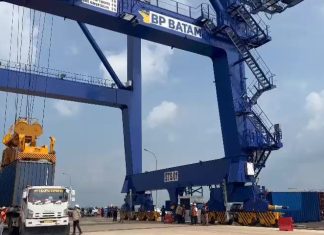 STS Crane Pelabuhan Batu Ampar Mulai Layani Kegiatan Bongkar Muat