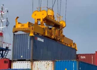 Sejak Pengoperasian STS Crane, Kegiatan Bongkar Muat Semakin Efektif