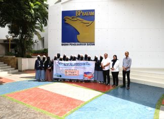 Tim Ekskul Jurnalistik SMA IT Imam Syafi’i Pelajari Ilmu Kehumasan di BP Batam