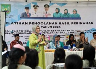 Ciptakan peluang bisnis dan ekonomi keluarga, Marlin berikan pelatihan pengolahan hasil perikanan di Kecamatan Sagulung