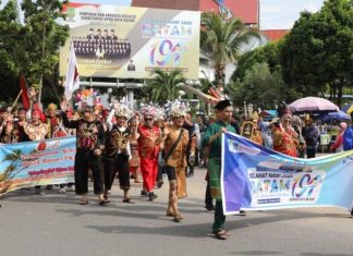 Kemeriahan HUT Ke -79 RI Batam menampilkan Budaya Nusantara di iringi Kesadaran Hias