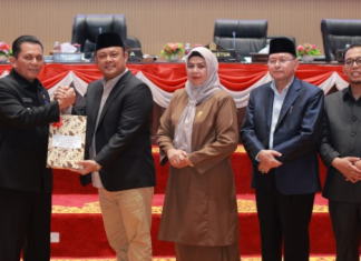 DPRD Prov Kepri Sampaikan Panhir APBD Kepri 2025 Sekaligus Pengesahan Menjadi Perda