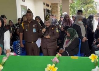 Wakajati Riau Pimpin Proses Pelepasan Jenazah Almarhum Jaksa Syahril Siregar SH