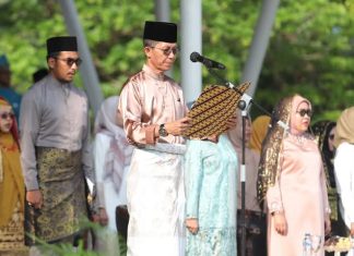 Walikota Batam memperingati Hardiknas 2025 di Engku Putri