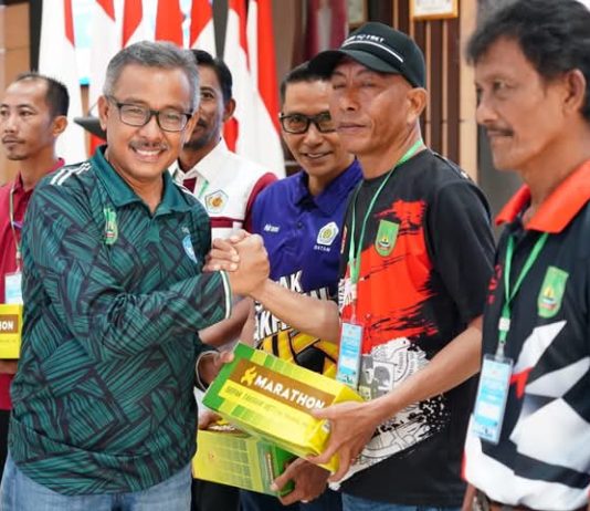 Sekda Kota Batam meresmikan muskot VI berharap kepengurusan Baru dapat Memajukan Olah Raga sepak Takraw Melalui Event PSTI CUP