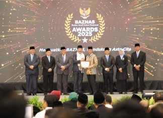 Amsakar Achmad Raih Penghargaan BAZNAS Award 2025, Komitmen Dukung Gerakan Zakat Nasional