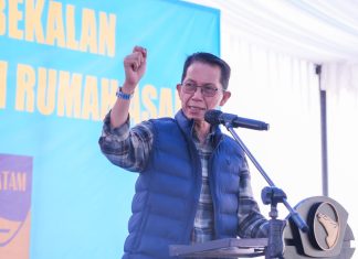 Warga Tanjung Banun Terima Bantuan Perbekalan dan Santunan Rumah Secara Penuh