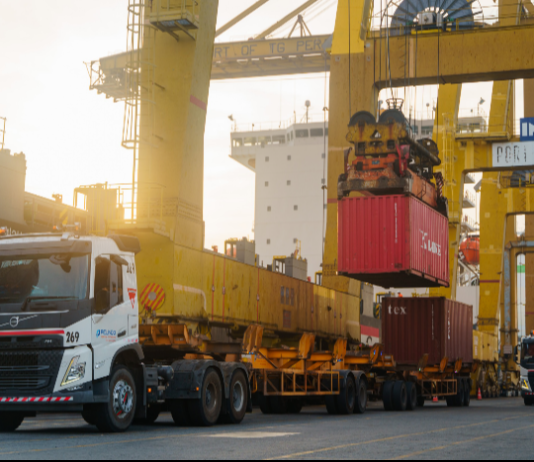 Pelindo Petikemas Luruskan Kabar Antrean Kapal di Pelabuhan Tanjung Perak