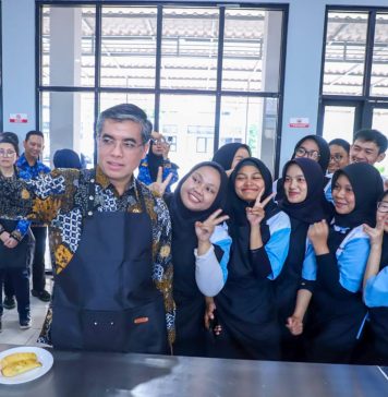 Menaker Tekankan Pelatihan Vokasi agar Lulusan Siap Masuk Dunia Kerja