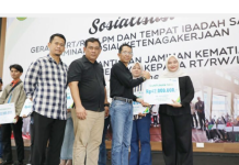 10 Ahli Waris Terima Santunan Rp420 Juta, Amsakar: Bukti Nyata Perlindungan Sosial untuk RT dan RW