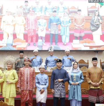 Perda LAM Kota Batam Disahkan, Busana Adat Melayu Tampil Memukau di Sidang Paripurna