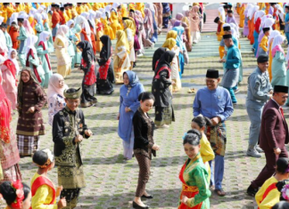 Amsakar-Li Claudia Menari Zapin Ngenang Bersama 5.120 Pelajar Memeriahkan Hardiknas 2026