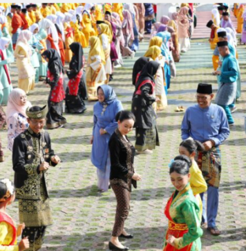 Amsakar-Li Claudia Menari Zapin Ngenang Bersama 5.120 Pelajar Memeriahkan Hardiknas 2026