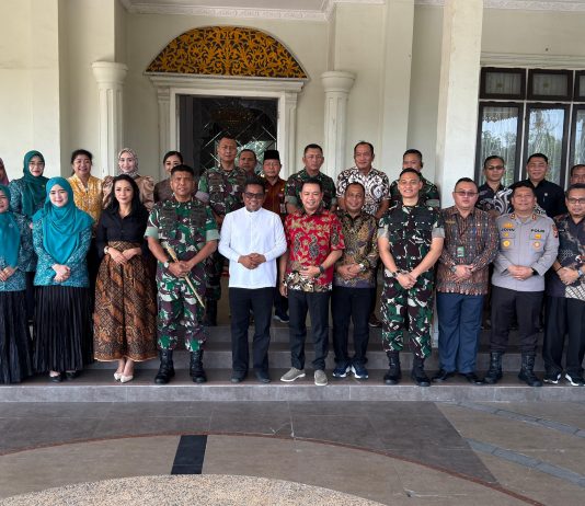 Bupati dan Wabup Sambut Kunjungan Danrem 031/Wira Bima di Rumah Dinas Bupati