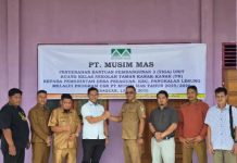 Program CSR , PT Musim Mas Bangun 3 Rungan Kelas