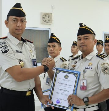 Lapas Batam Ikuti Apel Bersama Kemenko Kumham Imipas, Dirangkaikan dengan Penyerahan Penghargaan Pegawai Teladan