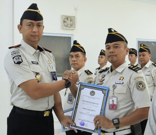 Lapas Batam Ikuti Apel Bersama Kemenko Kumham Imipas, Dirangkaikan dengan Penyerahan Penghargaan Pegawai Teladan