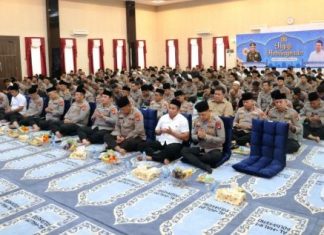 Perkuat Benteng NKRI, Kapolda Kepri dan Jajaran Ikuti Tausiyah Gus Baha Bersama Kapolri